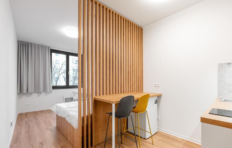 Modern Studio Near Airport And City Centre! Leilighet Praha Eksteriør bilde